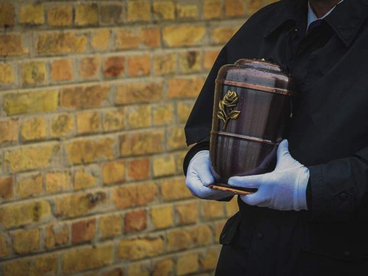 Vente d'urnes Ducos